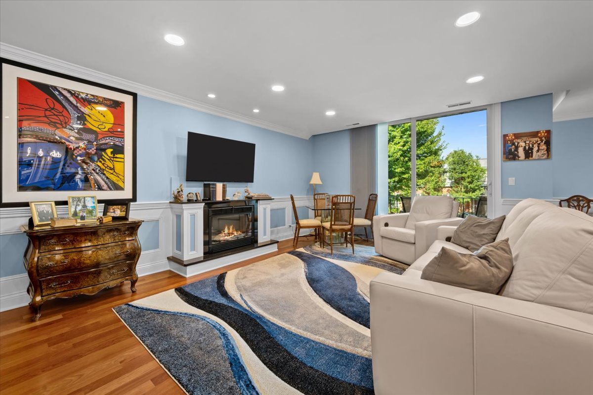 3rd image of 1350 N Western Ave, Forest Lake, IL 60045