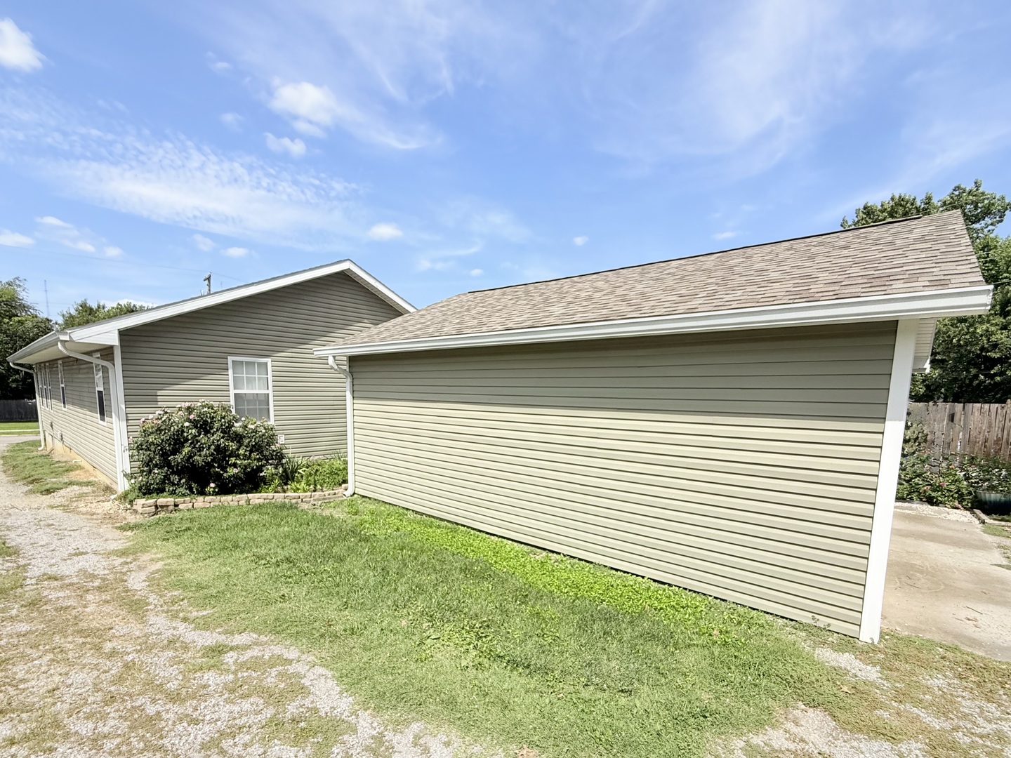 4th image of 109 W College St, Harrisburg, IL 62946 | MLS# 12714813