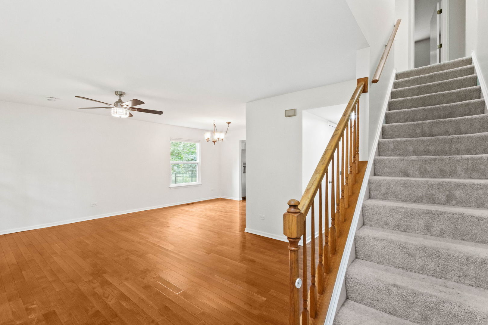 4th image of 912 Matthew Ct, Naperville, IL 60540 | MLS# 12714839