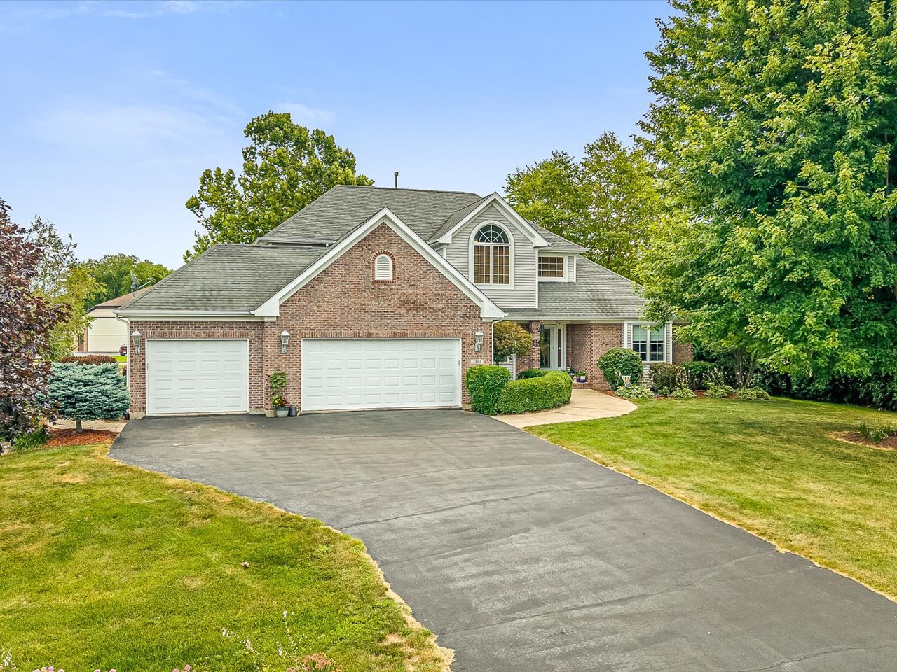Homes for sale in Poplar Grove, IL | 2808 Stinson St, Poplar Grove, IL 61065 | MLS# 12714937