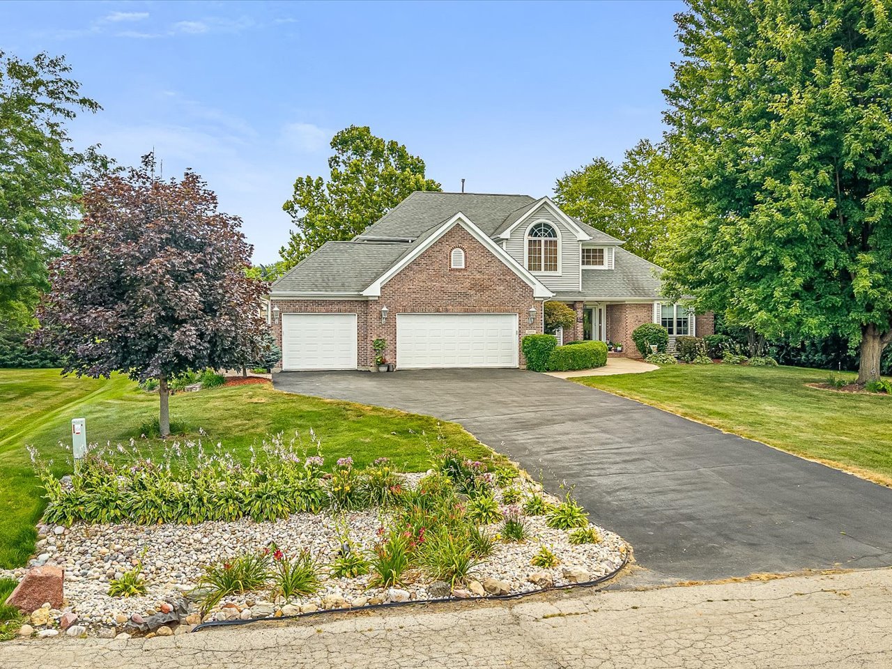 Homes for sale in Poplar Grove, IL | 2808 Stinson St, Poplar Grove, IL 61065 | MLS# 12714937