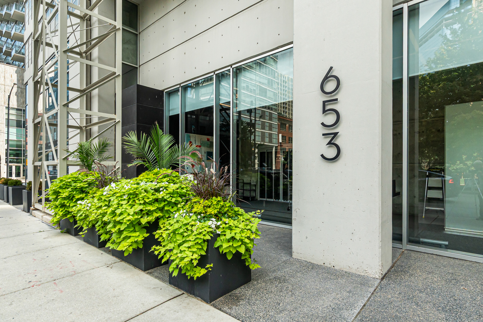 2nd image of 653 N Kingsbury St #2402, Chicago, IL 60654 | MLS# 12715028