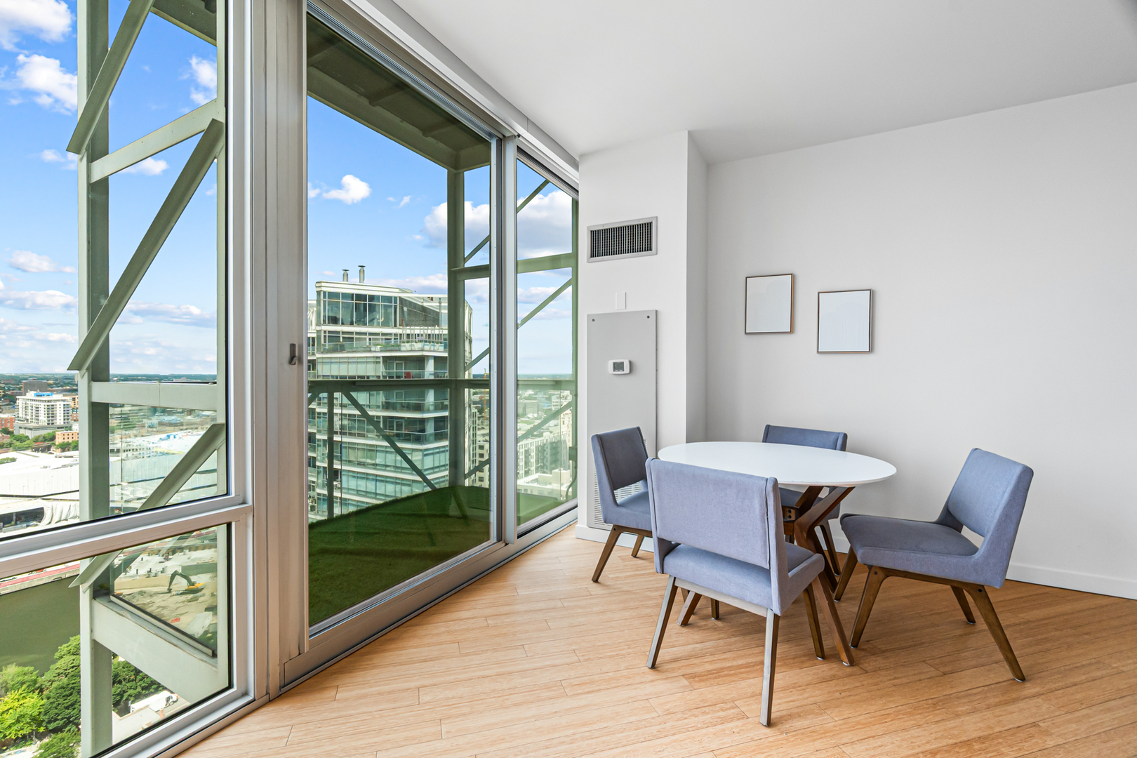 4th image of 653 N Kingsbury St #2402, Chicago, IL 60654 | MLS# 12715028