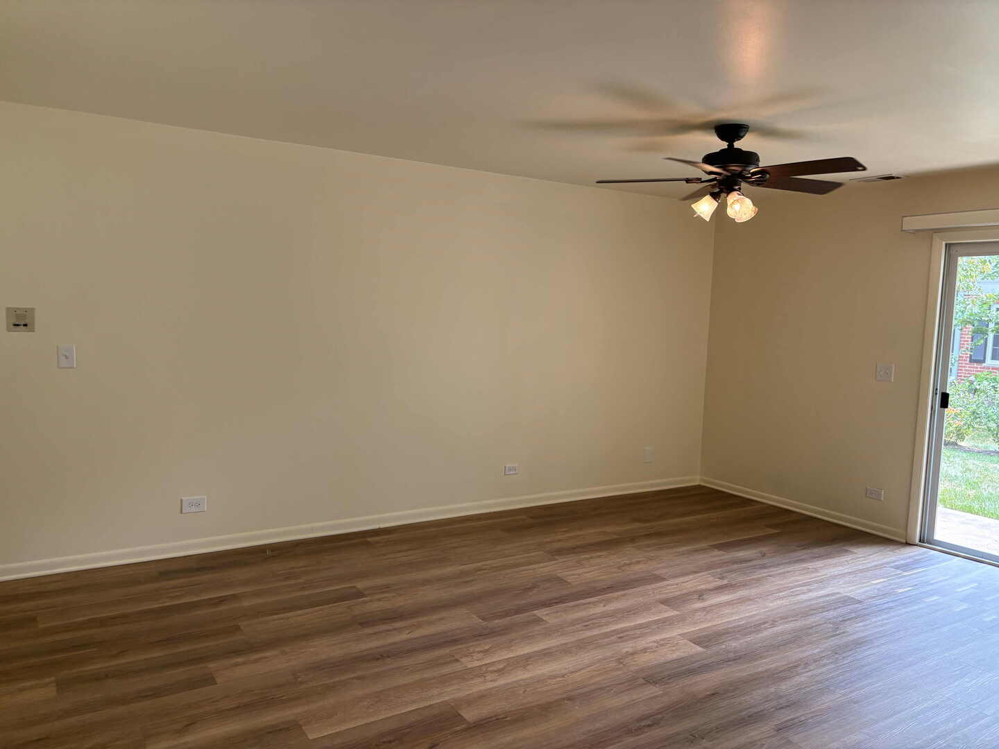 4th image of 321 Charlotte Ct #3, Schaumburg, IL 60193 | MLS# 12715070