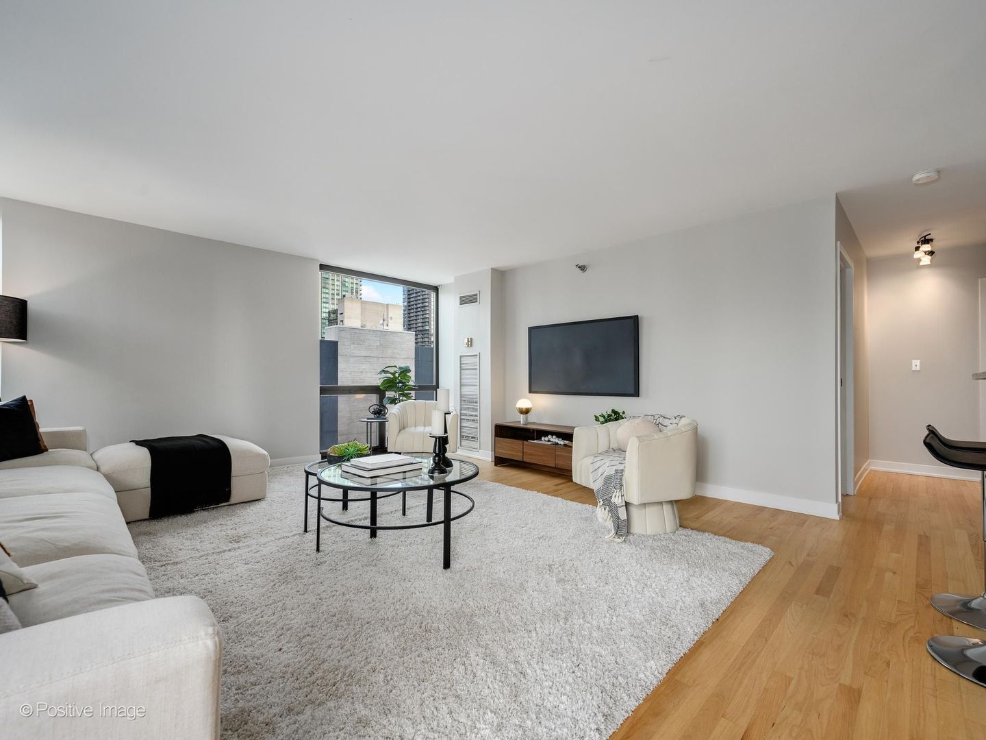 5th image of 70 W Huron St #1602, Chicago, IL 60654 | MLS# 12715095