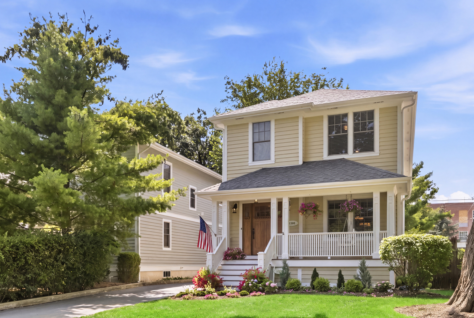 2nd image of 1308 Edgewood Rd, Lake Forest, IL 60045 | MLS# 12715100