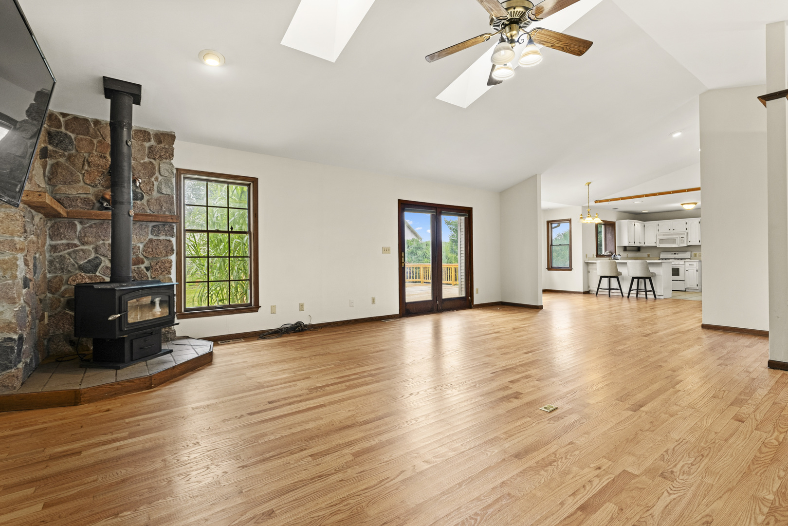 5th image of 21810 Pleasant Grove Rd, Marengo, IL 60152 | MLS# 12715111