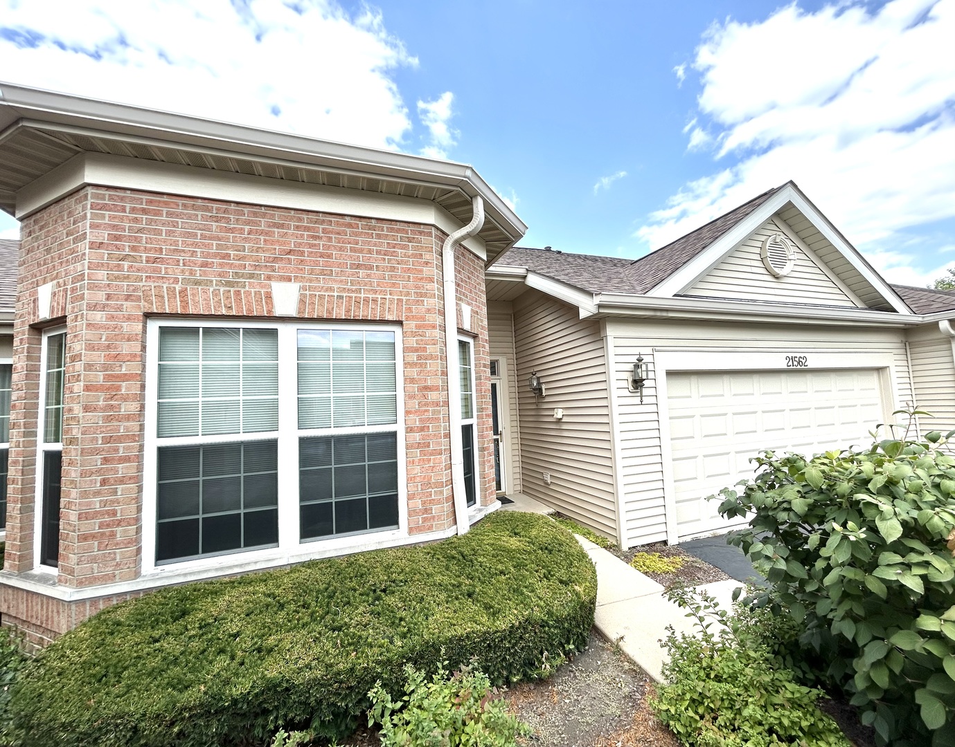 2nd image of 21562 Victory Lake Wy, Crest Hill, IL 60403 | MLS# 12715114