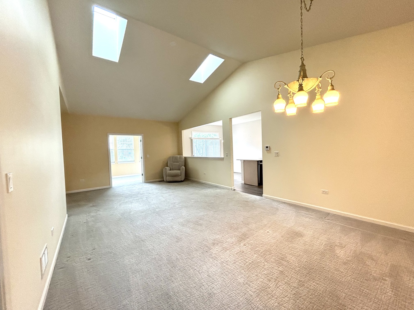 3rd image of 21562 Victory Lake Wy, Crest Hill, IL 60403 | MLS# 12715114