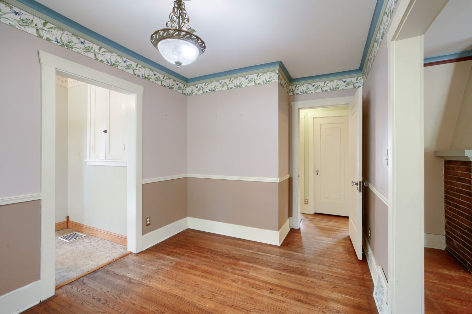 4th image of 345 Vincent Pl, Elgin, IL 60123 | MLS# 12715140