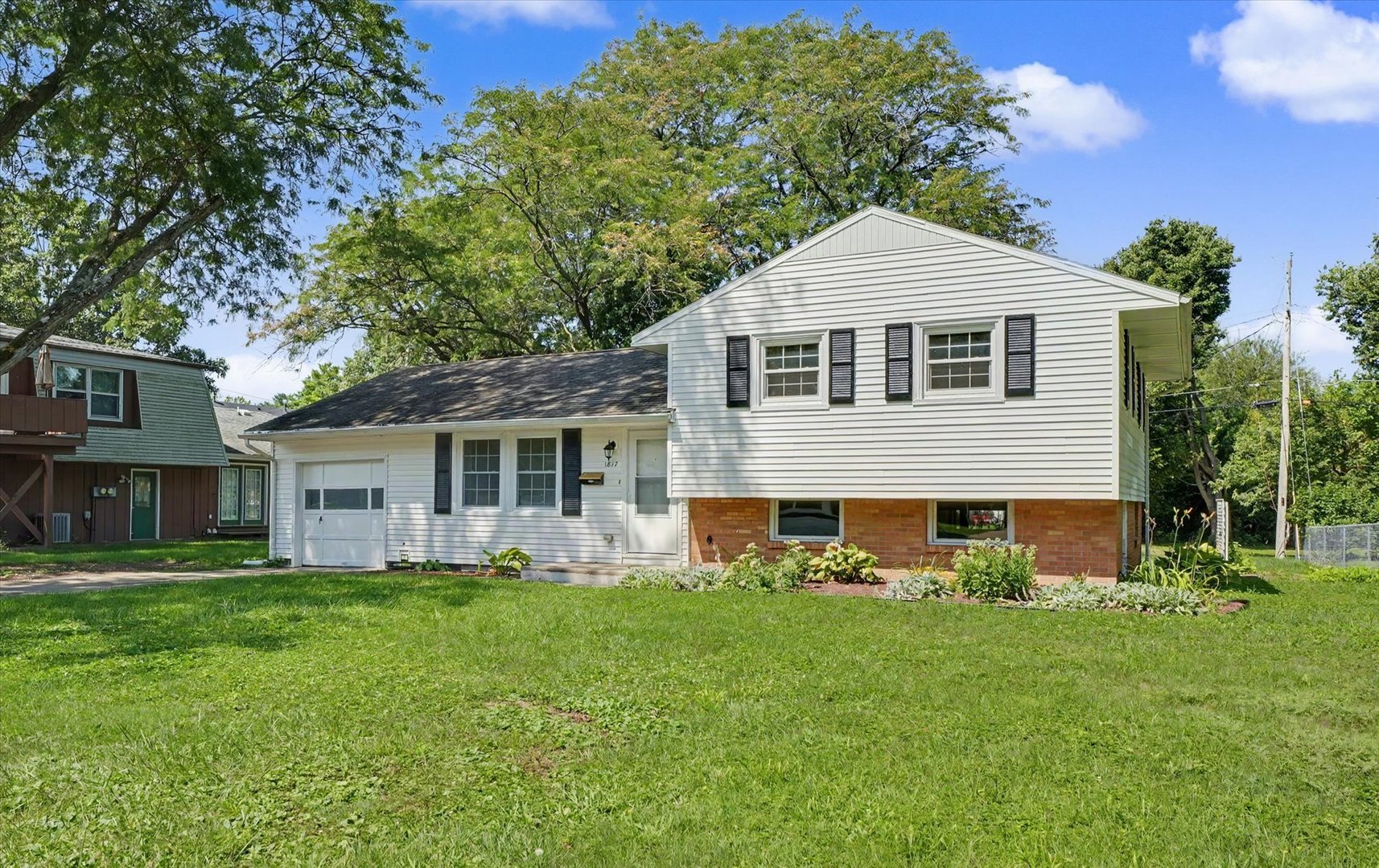 Homes for sale in Urbana, IL | 1817 Larch Pl, Urbana, IL 61801 | MLS# 12715175