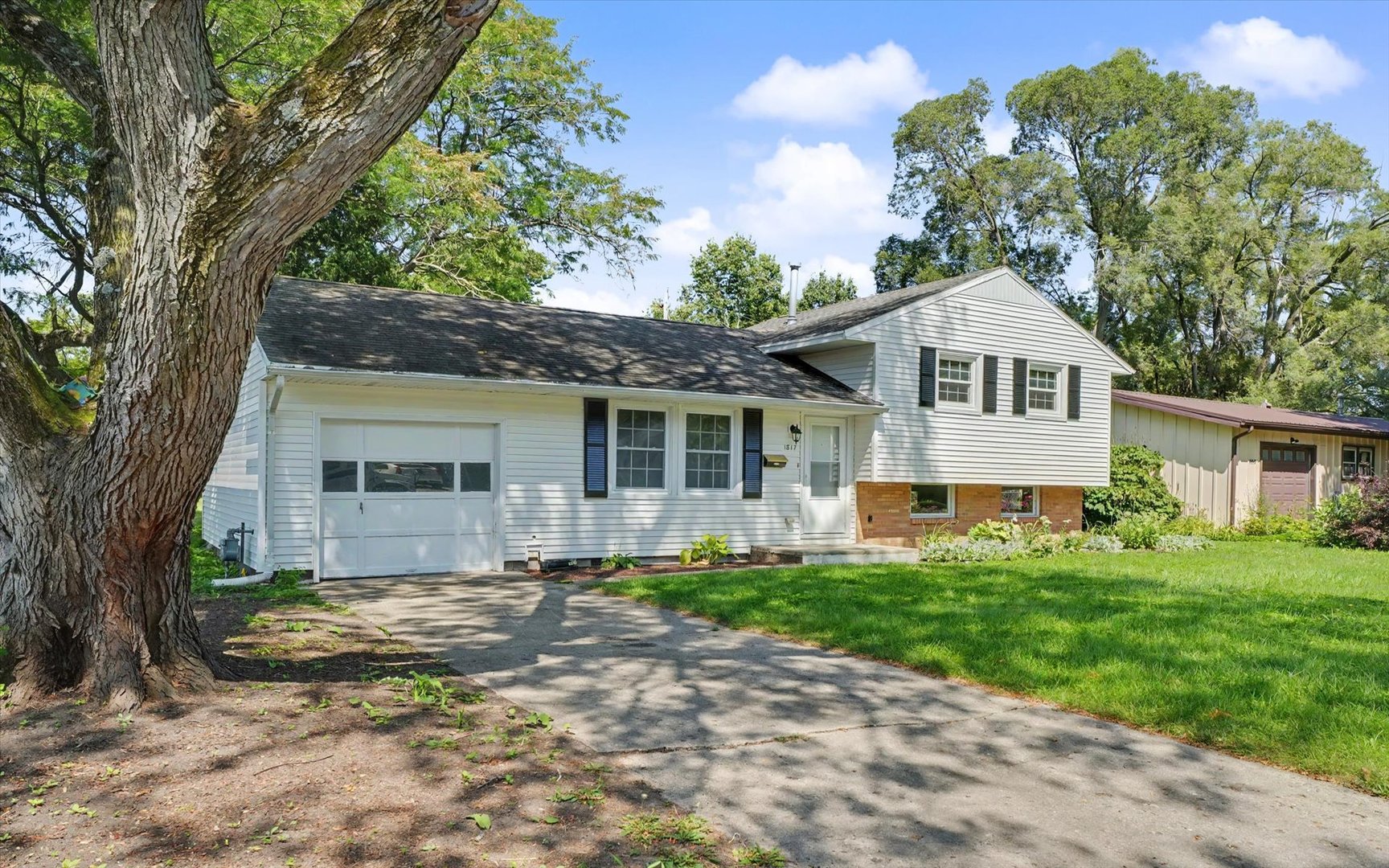 Homes for sale in Urbana, IL | 1817 Larch Pl, Urbana, IL 61801 | MLS# 12715175