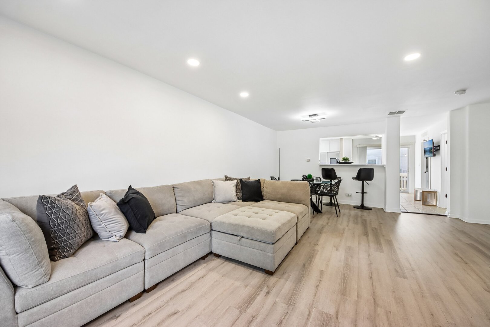 4th image of 3386 Sanctuary Dr, Elgin, IL 60124 | MLS# 12715225