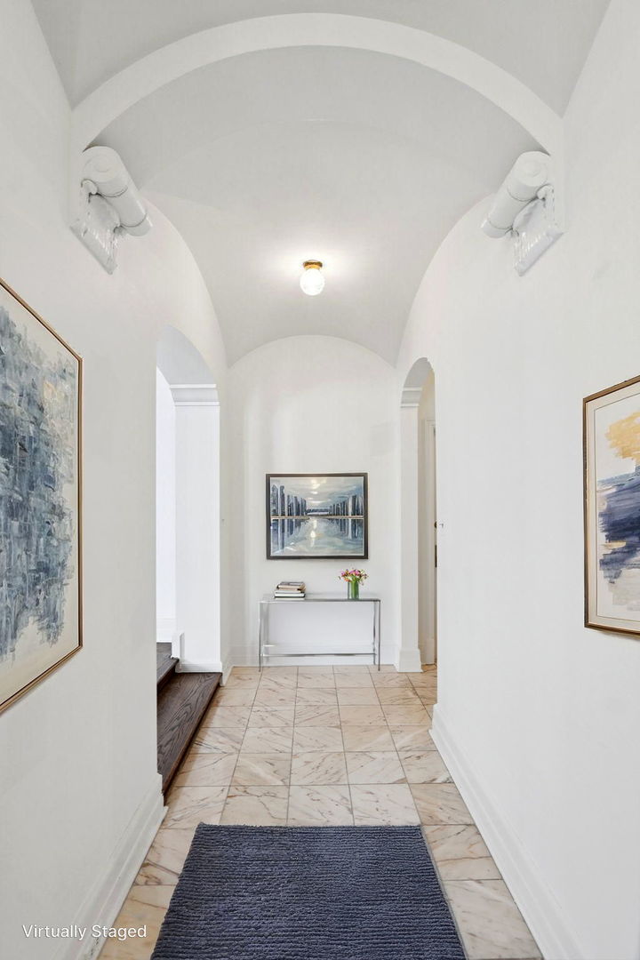 2nd image of 421 W Melrose St #21AD, Chicago, IL 60657 | MLS# 12715248