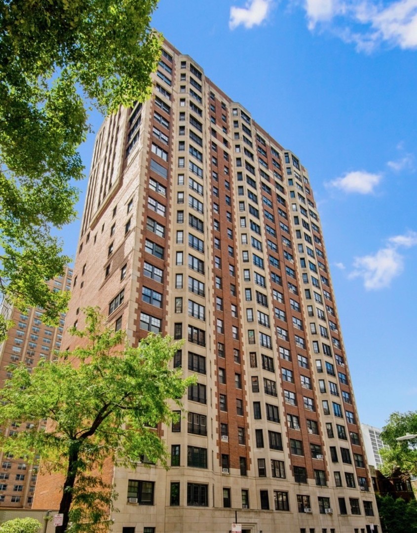 1st image of 421 W Melrose St #21AD, Chicago, IL 60657 | MLS# 12715248