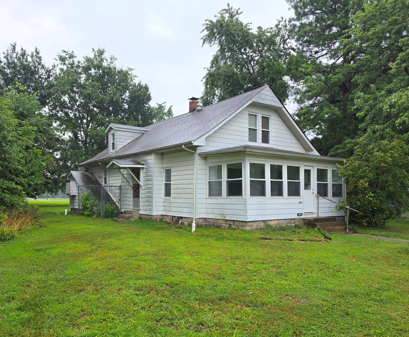Homes for sale in Salem, IL | 1204 N Dawley St, Salem, IL 62881 | MLS# 12715259