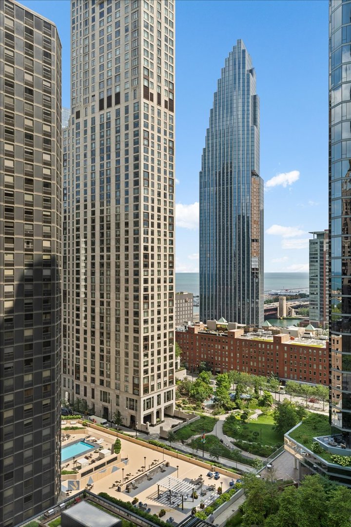 3rd image of 400 E Ohio St #2003, Chicago, IL 60611 | MLS# 12715358