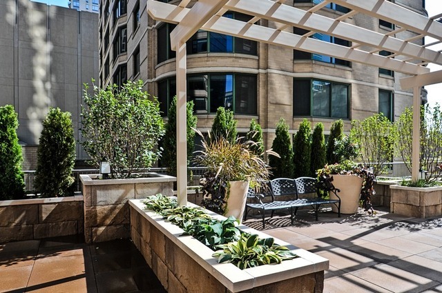 2nd image of 400 E Ohio St, Chicago, IL 60611
