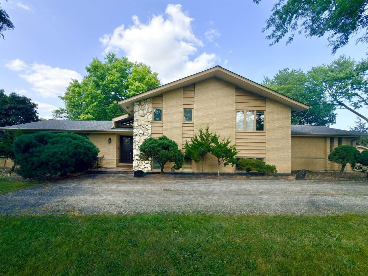 2nd image of 7826 Dunham Rd, Downers Grove, IL 60516 | MLS# 12715424