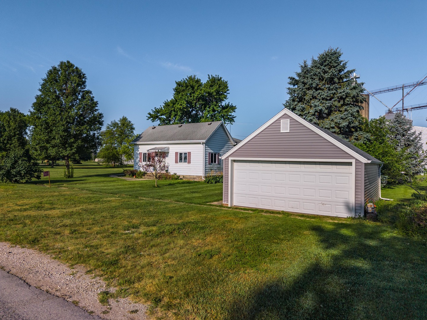 Homes for sale in Forrest, IL | 13223 N 2760 St, Forrest, IL 61741 | MLS# 12715456