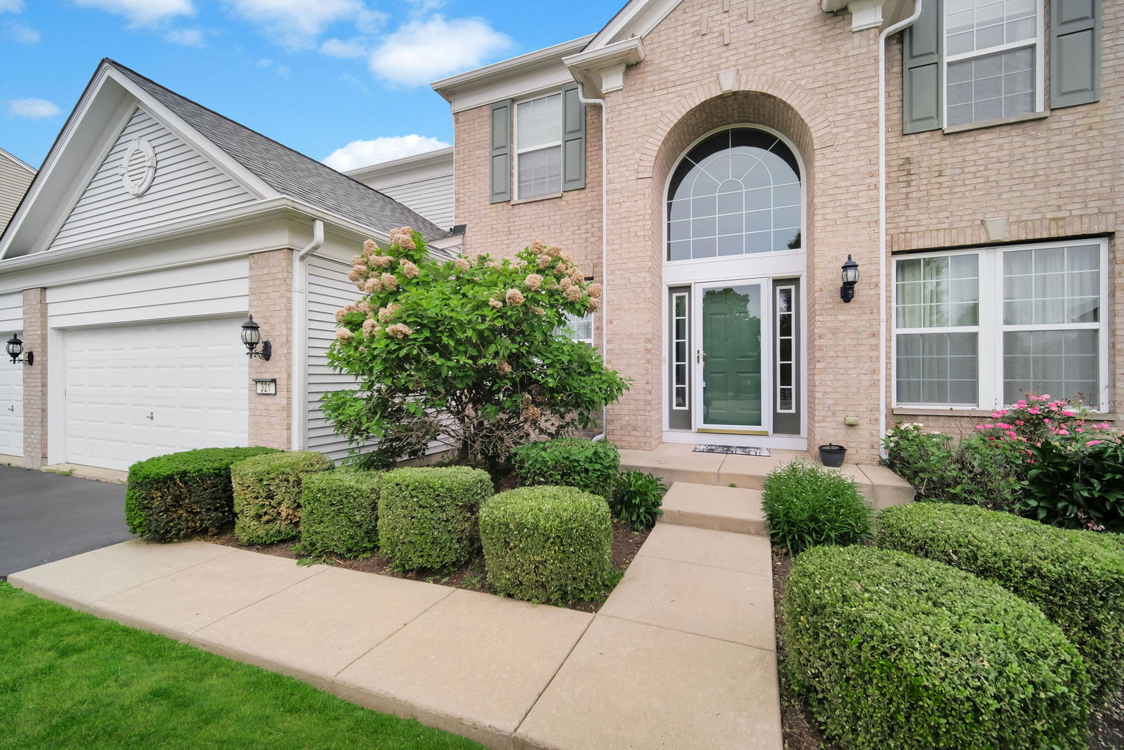 2nd image of 321 Parker Pl, Oswego, IL 60543 | MLS# 12715471