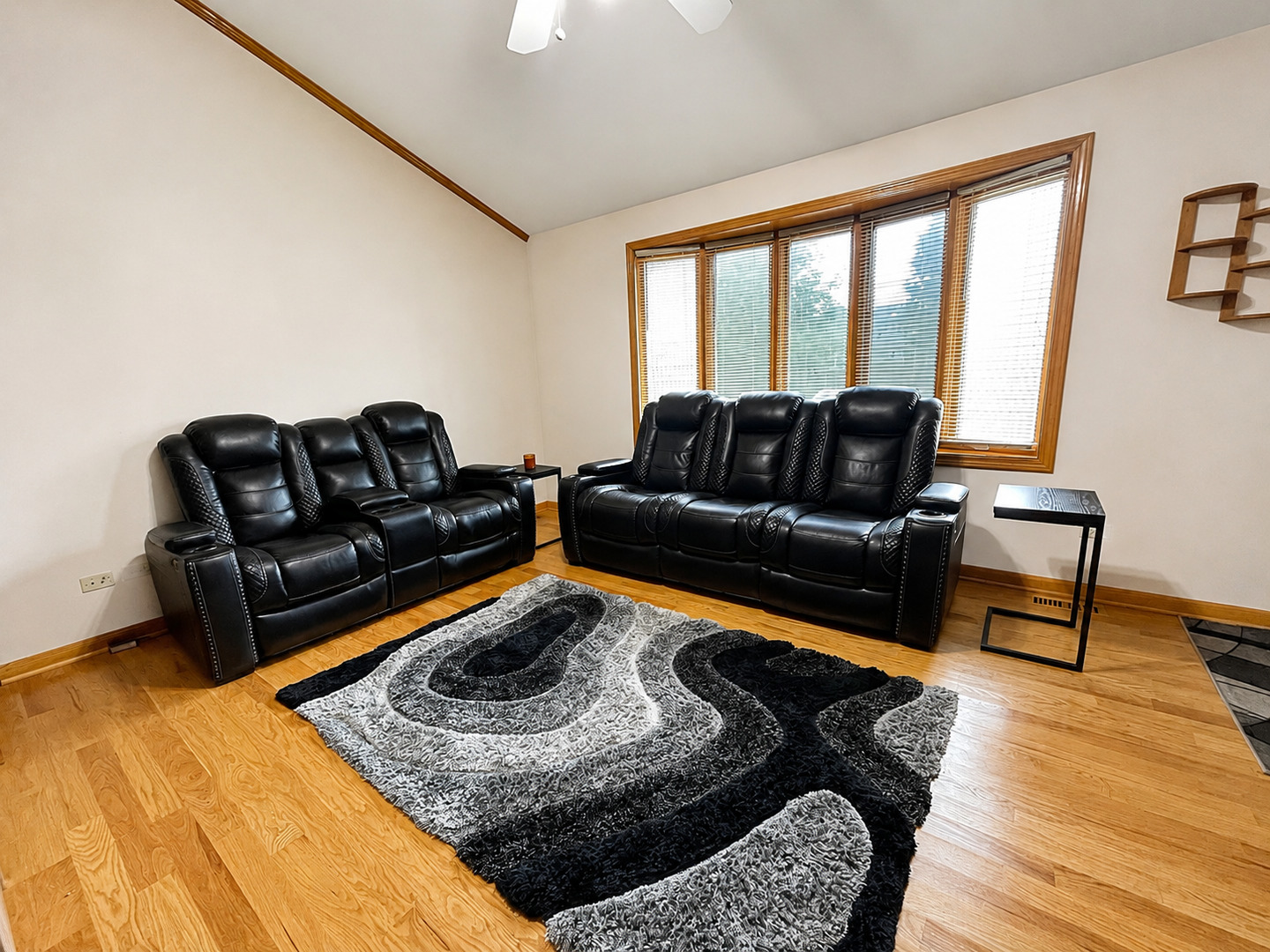 5th image of 1414 Howland Dr, Joliet, IL 60431 | MLS# 12715476