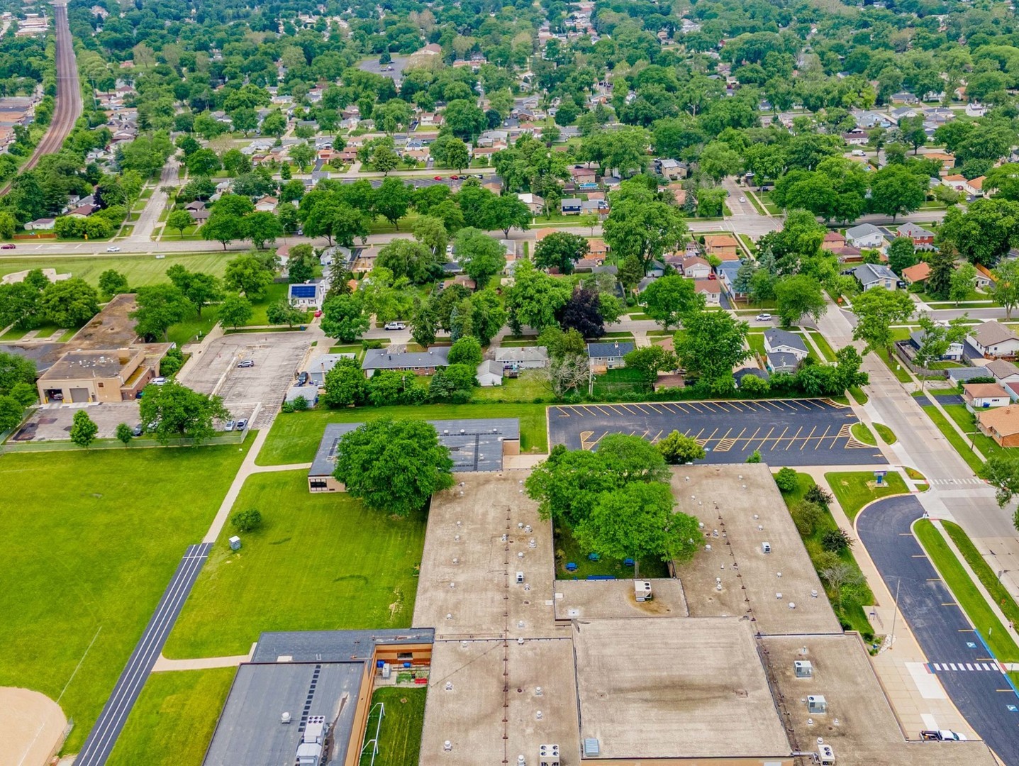 21st image of 405 N Iowa Ave, Villa Park, IL 60181 | MLS# 12715477