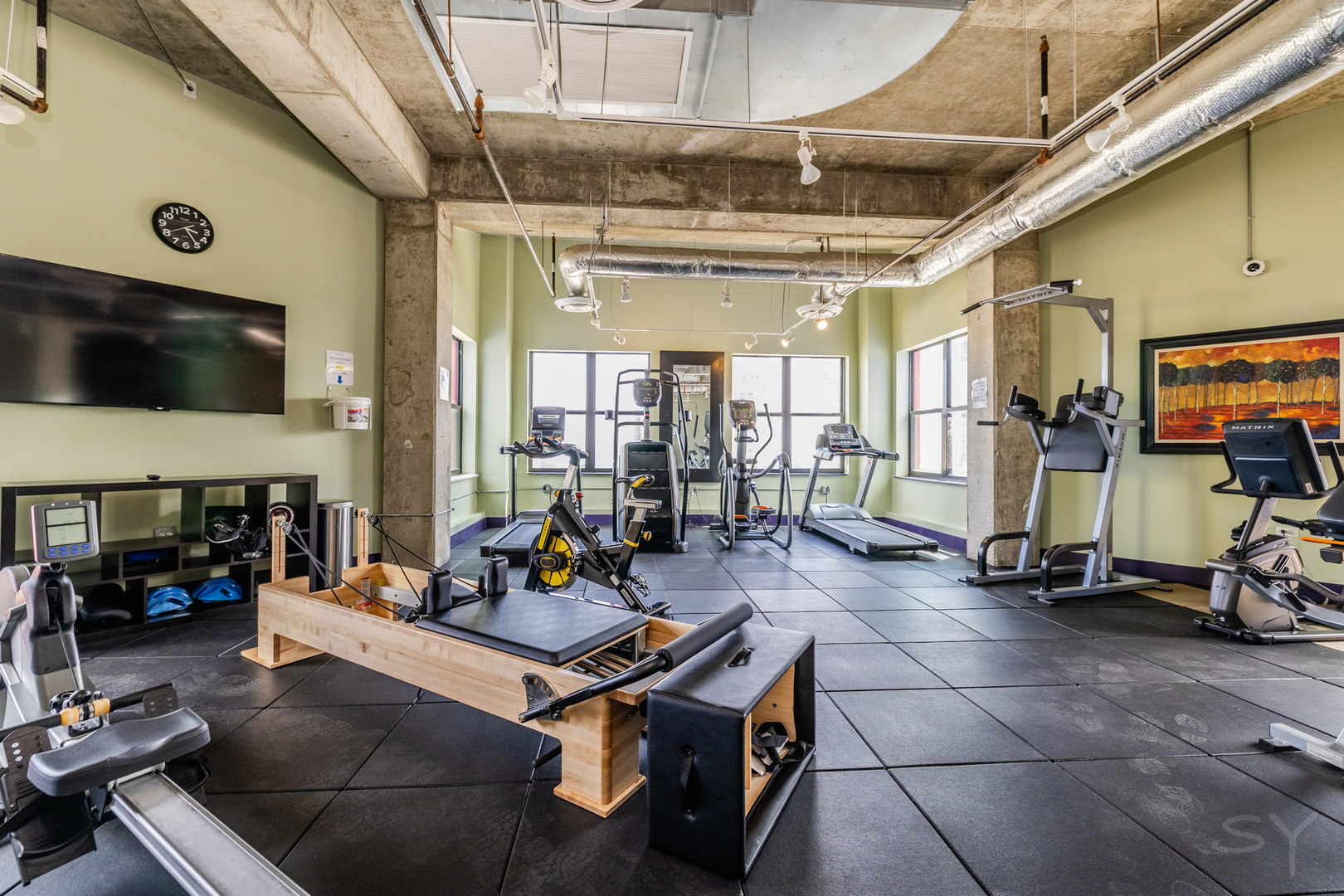 2nd image of 1122 W Catalpa Ave, Chicago, IL 60640