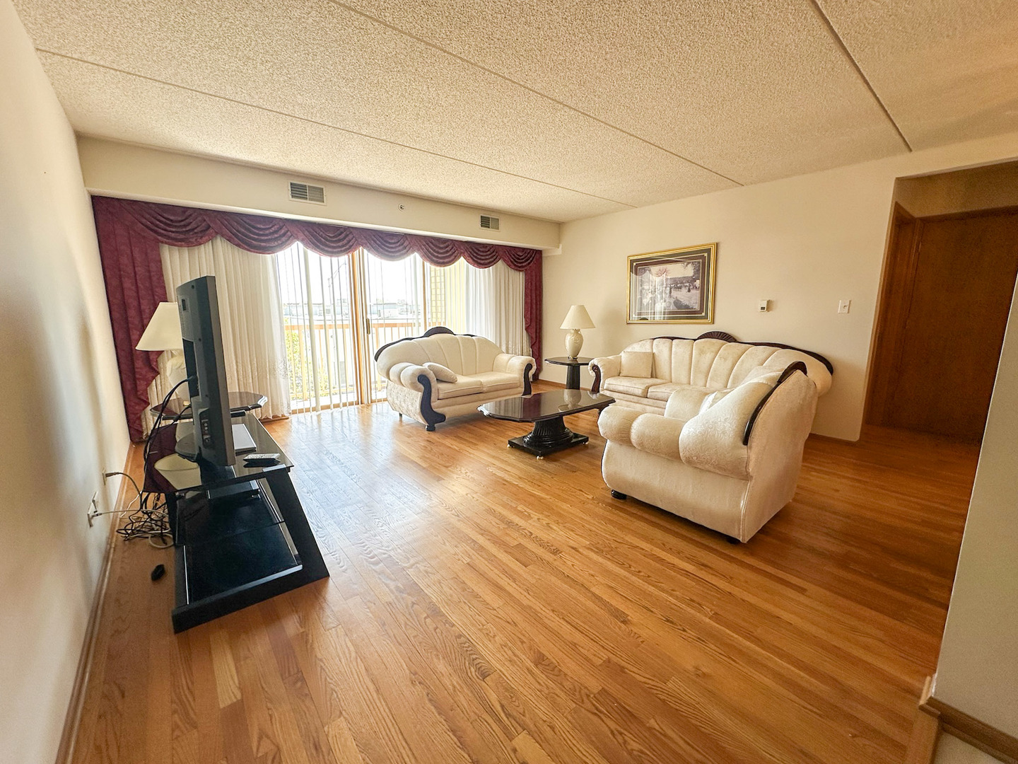 Homes for sale in Harwood Heights, IL | 4700 N Harlem Ave #306, Harwood Heights, IL 60706 | MLS# 12715483