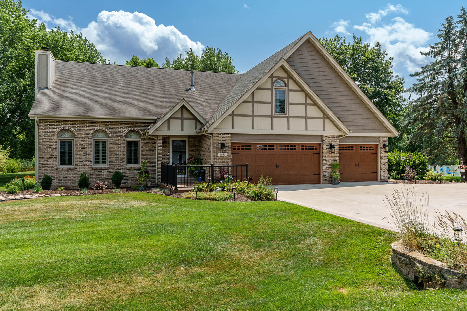Homes for sale in Roscoe, IL | 6053 Southdown Ln, Roscoe, IL 61073 | MLS# 12715543