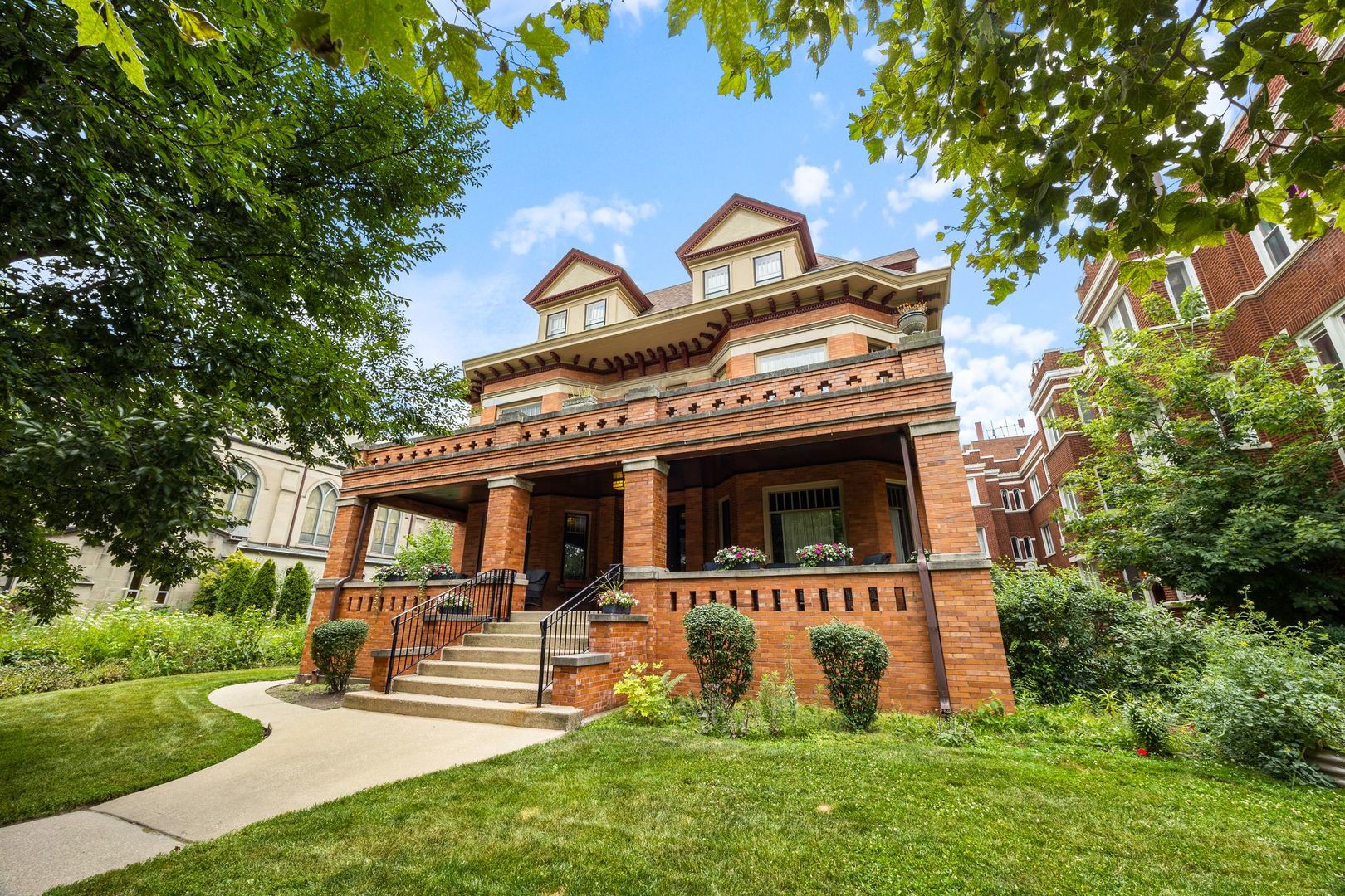 Homes for sale in Oak Park, IL | 711 Washington Blvd #2E, Oak Park, IL 60302 | MLS# 12715548
