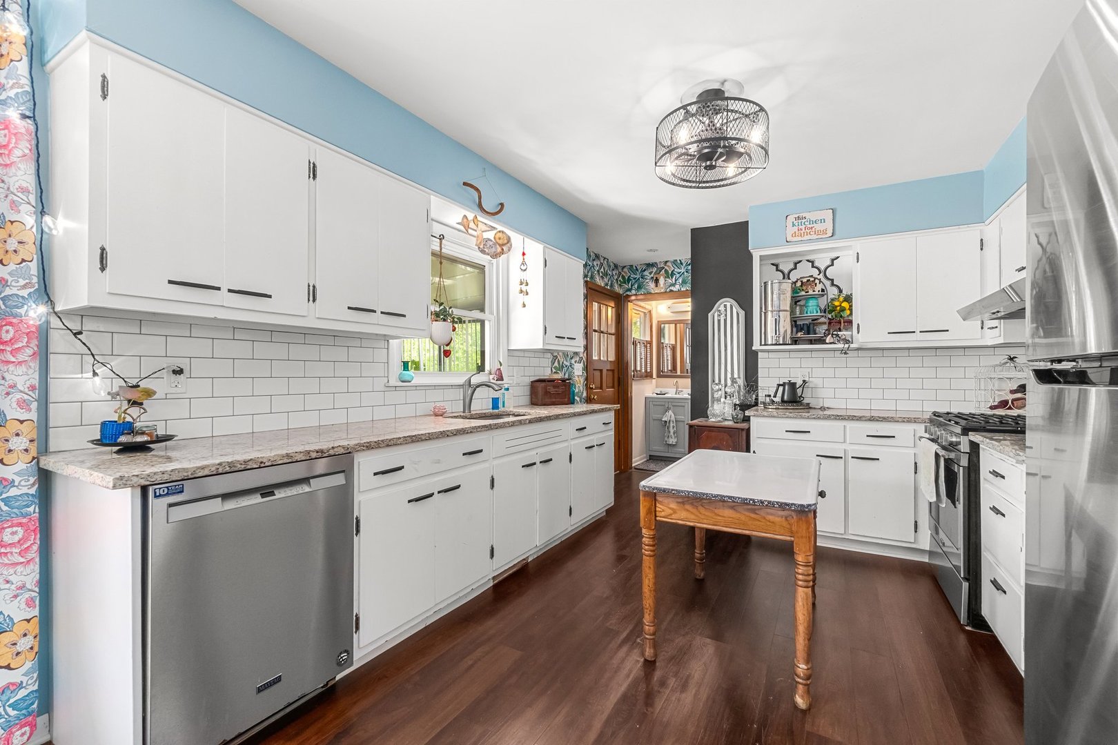 3rd image of 639 Meyer Ct, Aurora, IL 60506 | MLS# 12715565
