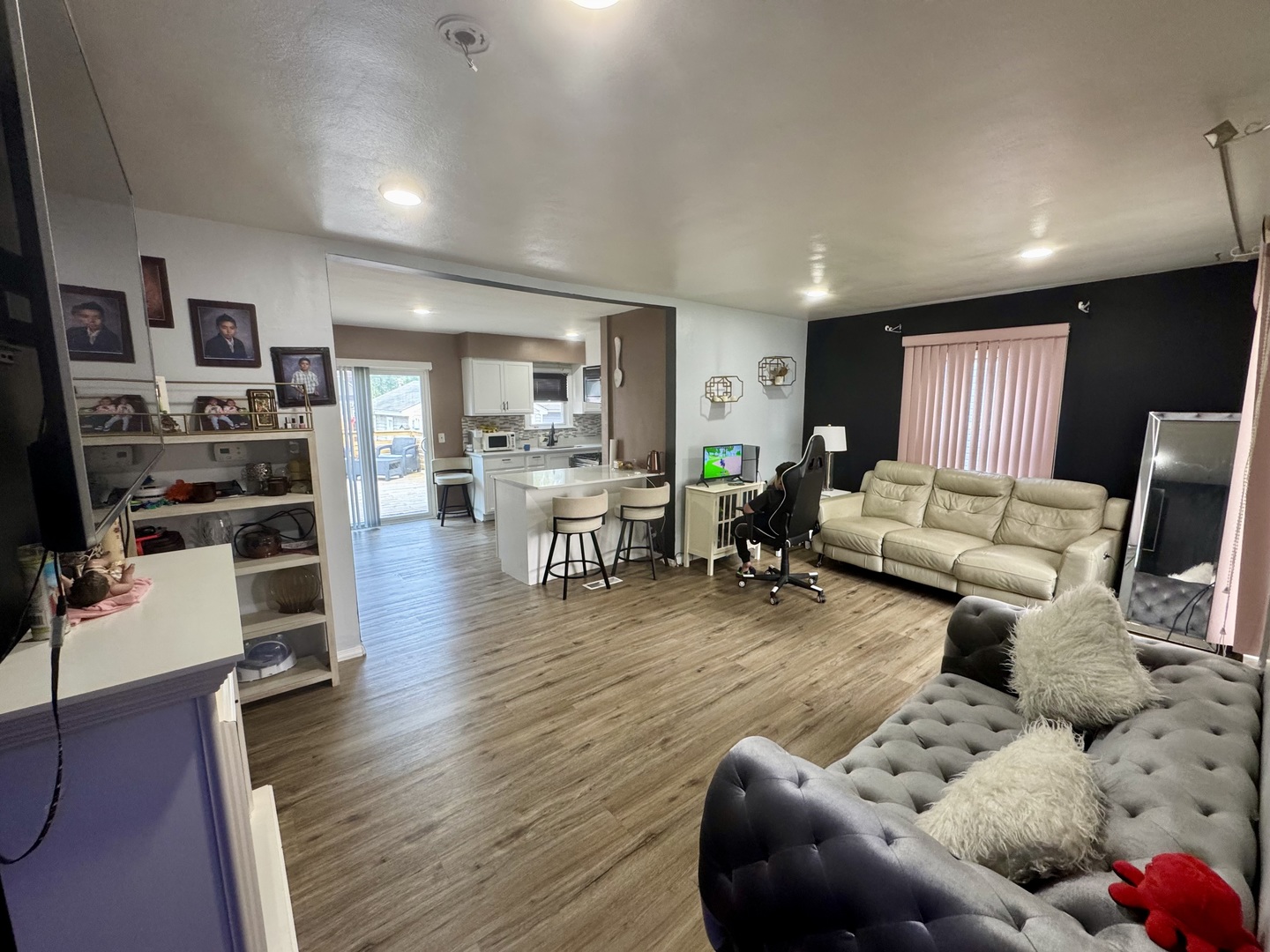 2nd image of 18269 Burnham Ave, Lansing, IL 60438 | MLS# 12715586
