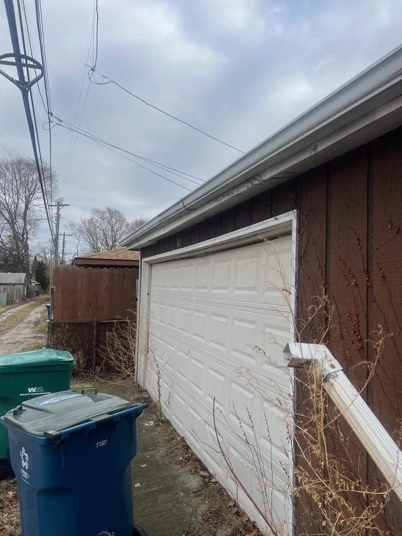 23rd image of 340 156th Pl, Calumet City, IL 60409 | MLS# 12715598