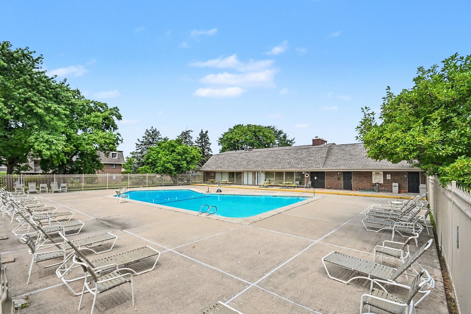 2nd image of 108 E Bailey Rd, Naperville, IL 60565