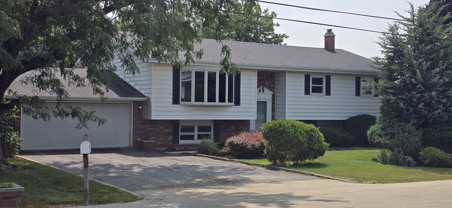 1st image of 12135 Hillcrest Dr, Lemont, IL 60439 | MLS# 12715647