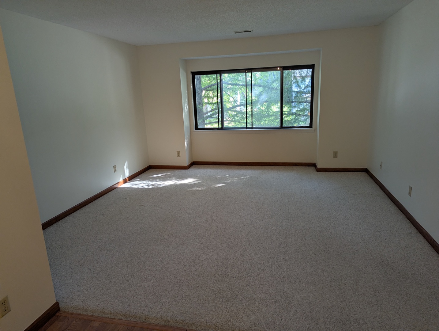 5th image of 2575 Clayton Blvd, Champaign, IL 61822