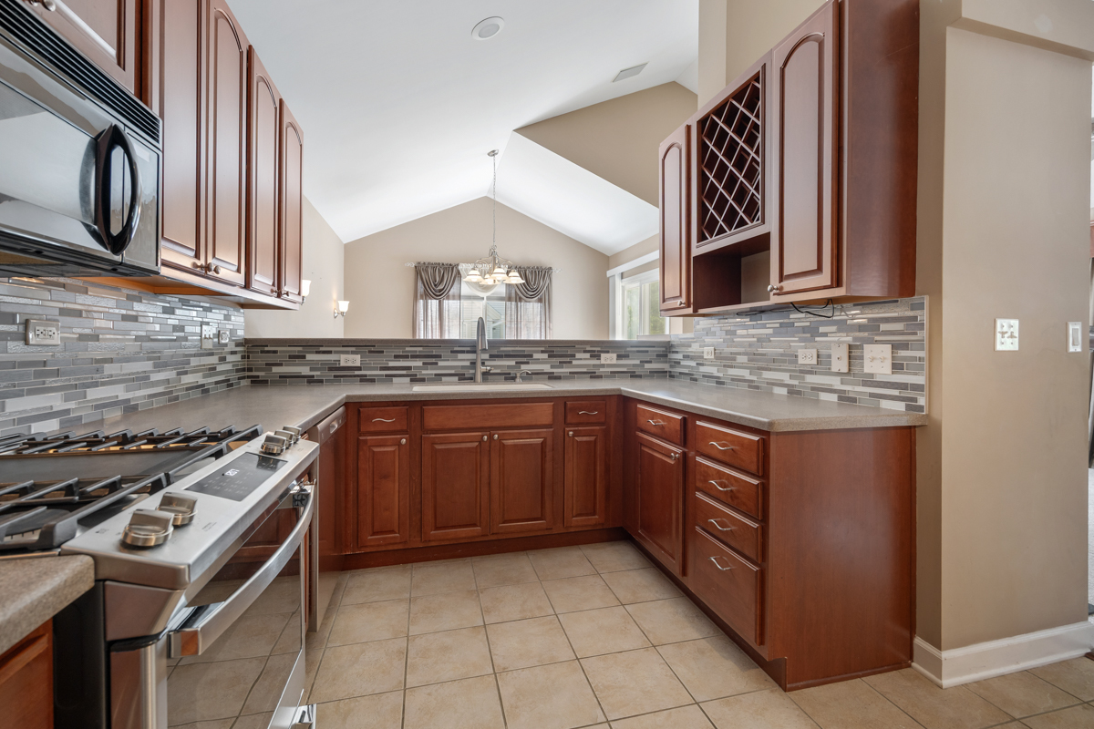 image of 919 Pheasant Trl, St. Charles, IL 60174 | MLS# 12715812
