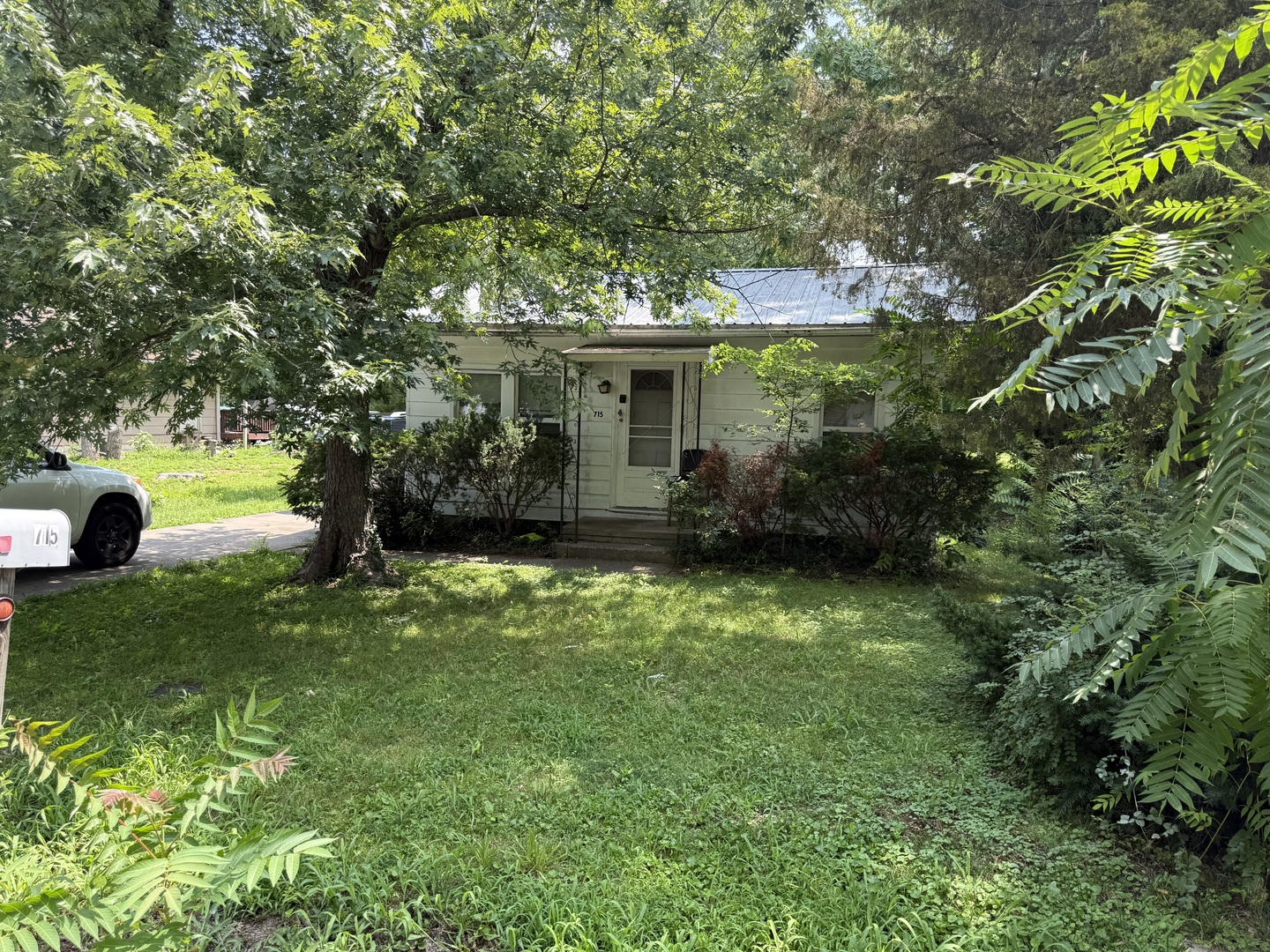 1st image of 715 N James St, Carbondale, IL 62901 | MLS# 12715821