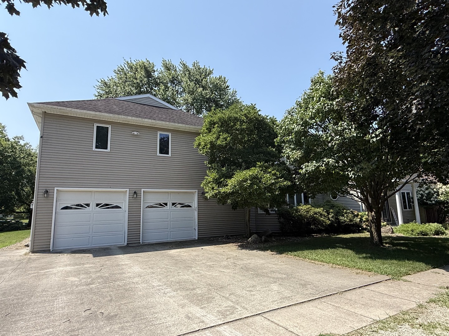 3rd image of 305 W Sangamon St, Fisher, IL 61843 | MLS# 12715850