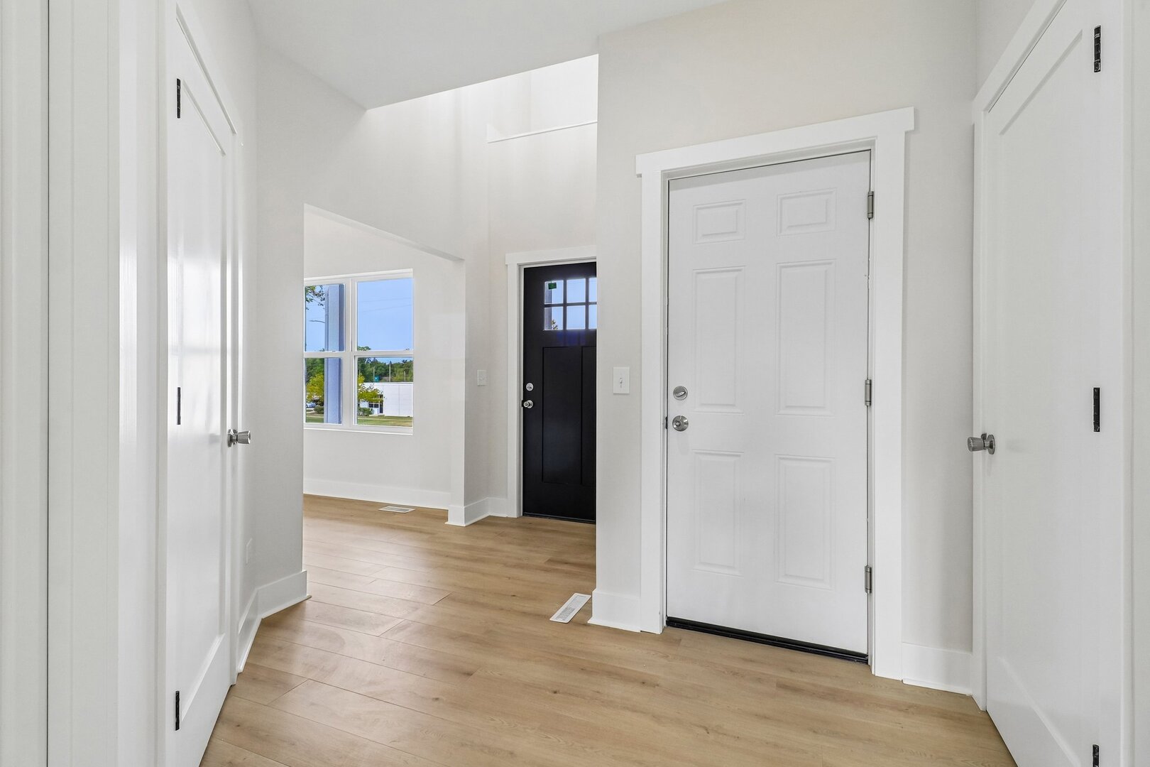 5th image of 1081 Northwestern Ave, Gurnee, IL 60031 | MLS# 12715917