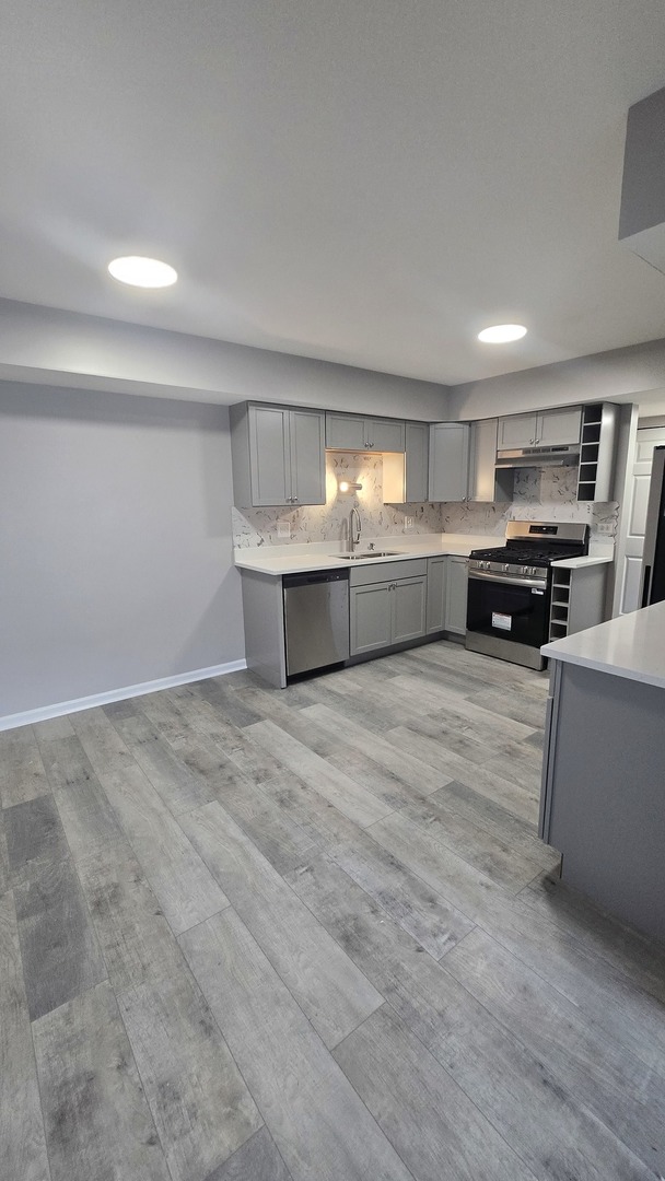 3rd image of 1688 Queensbury Cir #0, Hoffman Estates, IL 60169 | MLS# 12716008