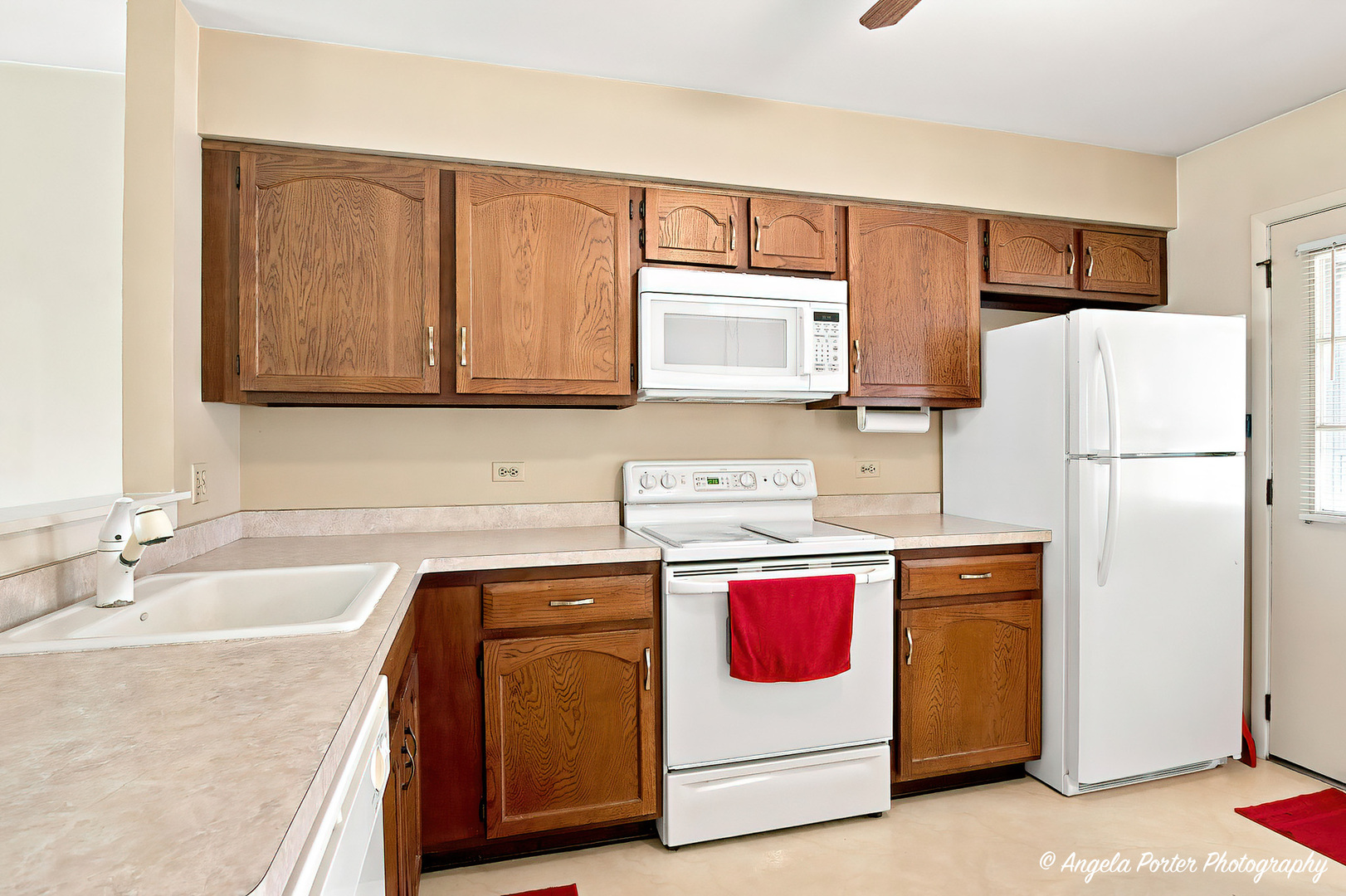 5th image of 7404 Crest Hill Ct #215, Fox Lake, IL 60020 | MLS# 12716030