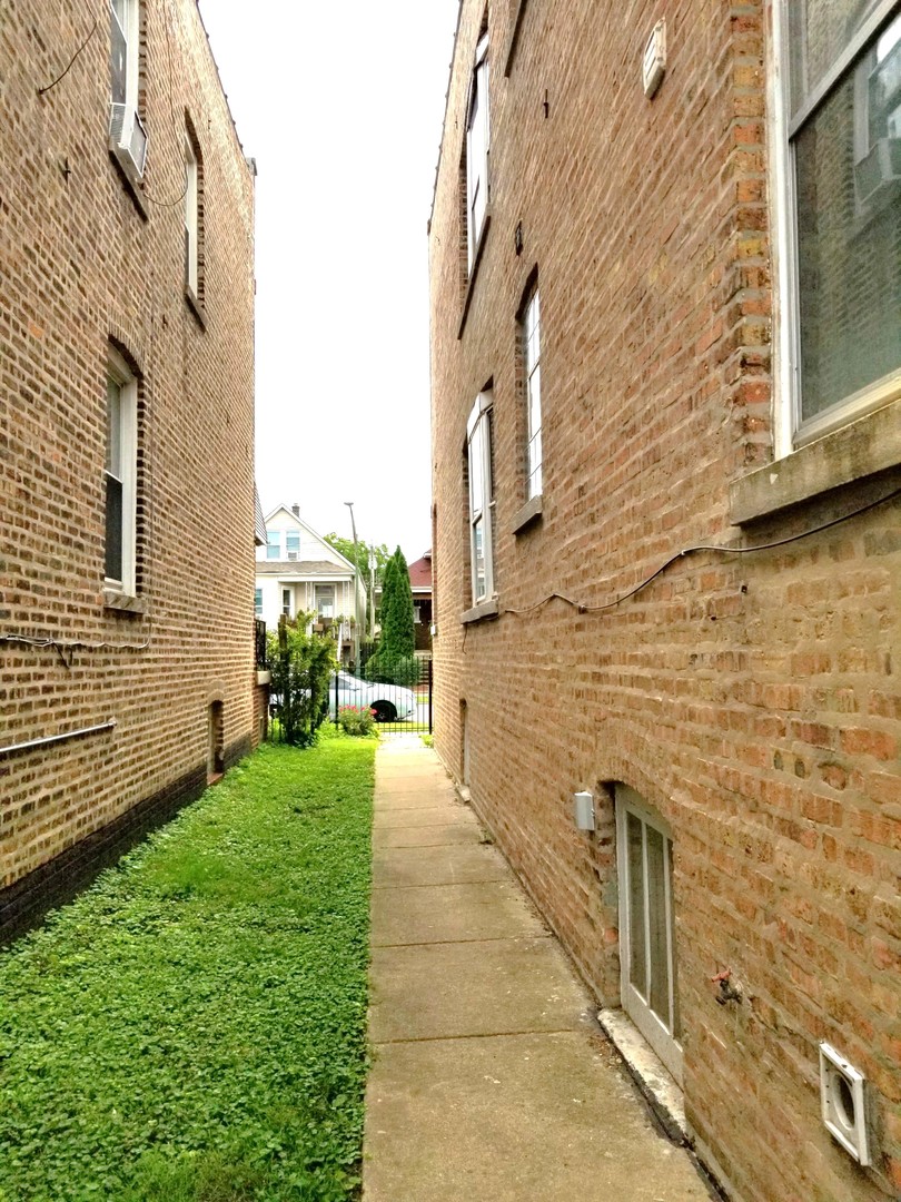 4th image of 3028 W 53Rd Pl, Chicago, IL 60632 | MLS# 12716064