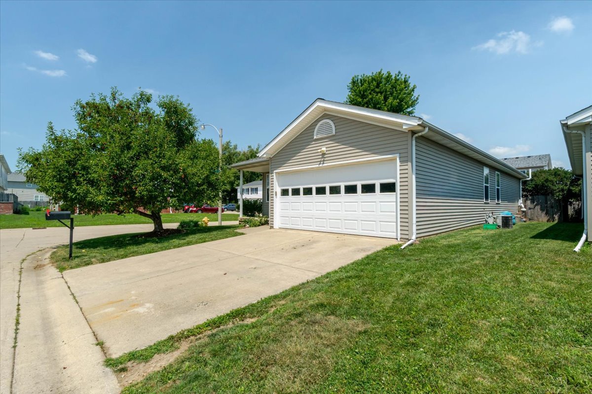 2nd image of 2 Harrison Ct, Bloomington, IL 61704 | MLS# 12716232