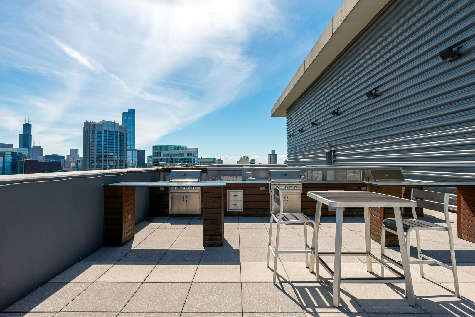 2nd image of 600 N Lake Shore Dr, Chicago, IL 60611