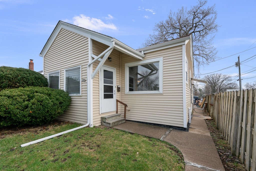 2nd image of 3516 18th Ave, Rock Island, IL 61201 | MLS# 12716248