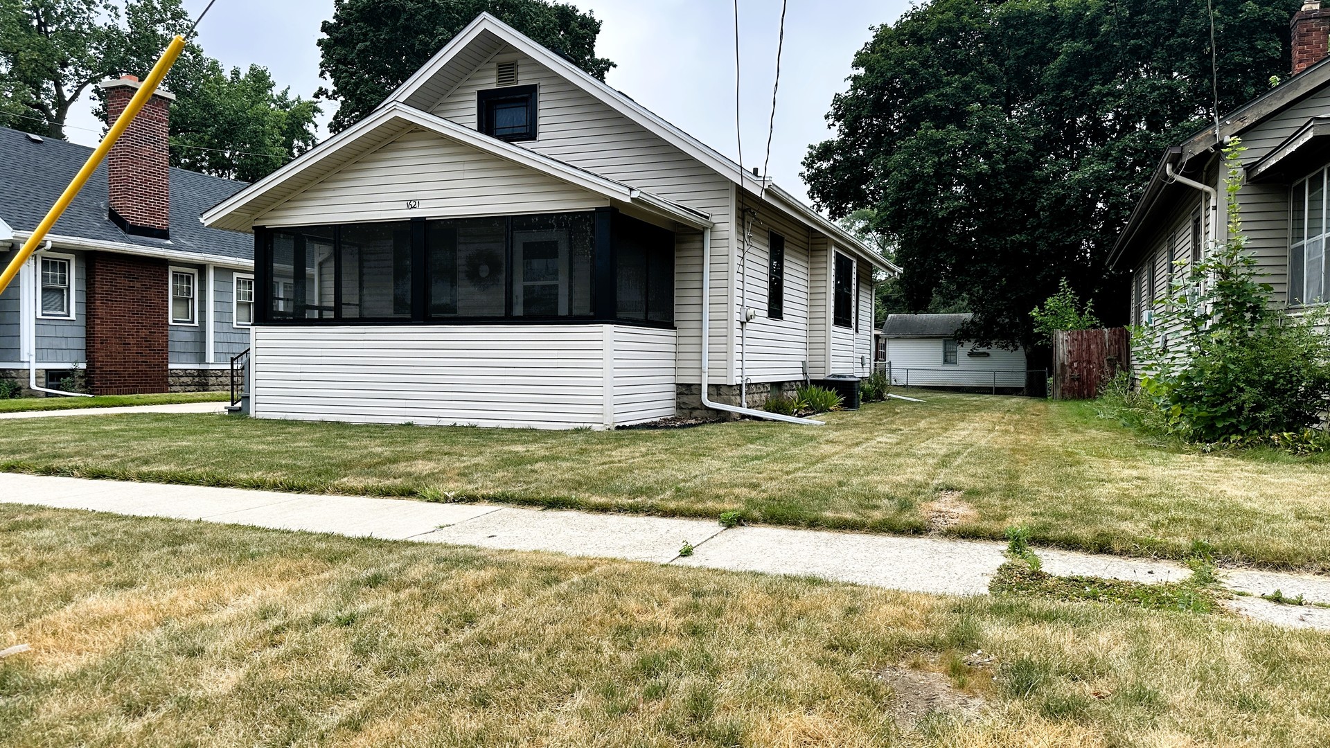 Homes for sale in Rockford, IL | 1621 Latham St, Rockford, IL 61103 | MLS# 12716285