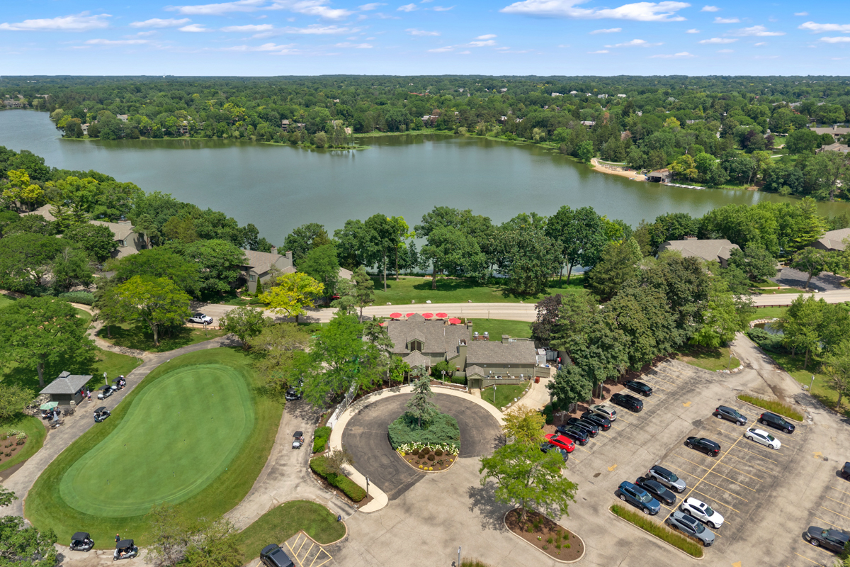 4th image of 1285 Oak Hl Rd, Lake Barrington, IL 60010