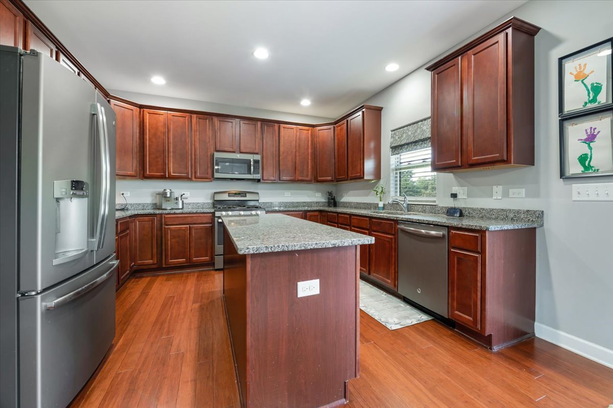 2nd image of 21042 Lakewoods Ln, Shorewood, IL 60404 | MLS# 12716310